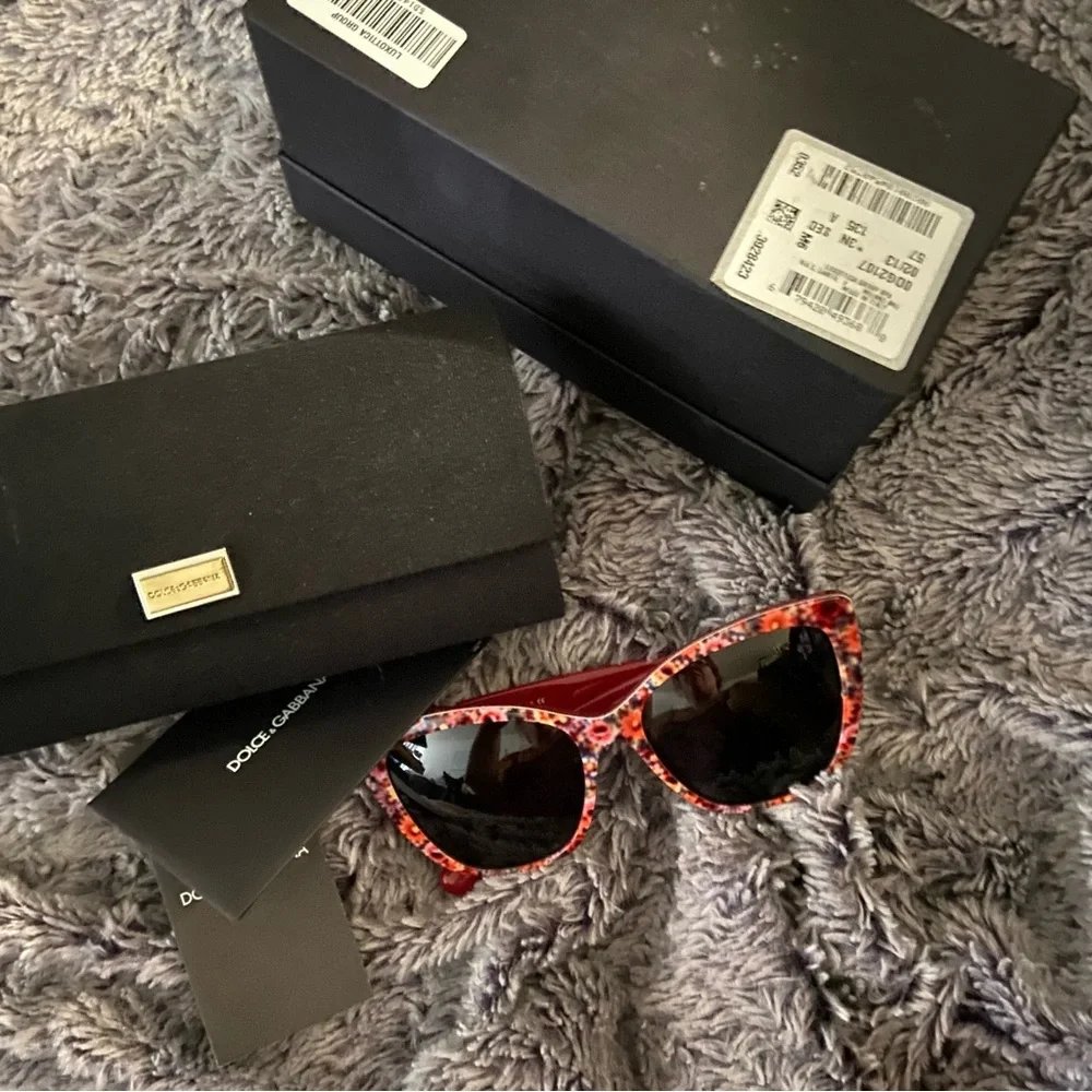 Dolce & Gabbana Red and Black Sunglasses Floral Design - Picture 8 of 8
